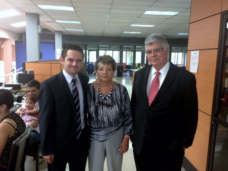 Oscar Quesada Micitt, Don Alejandro Cruz, Ministro de Ciencia, Tecnología y Telecomunicaciones con Doña Amelia Vargas